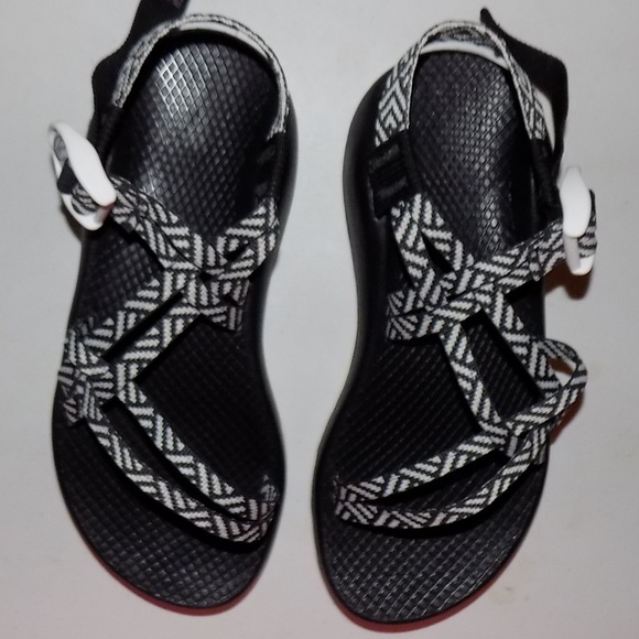 chaco origami black